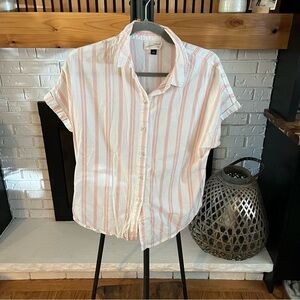 Universal Threads Women’s Pink Striped Button Down